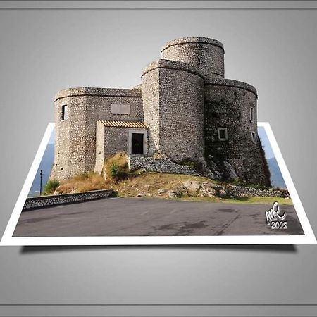 b&b Tre Passi Dalla Torre Montesarchio Esterno foto
