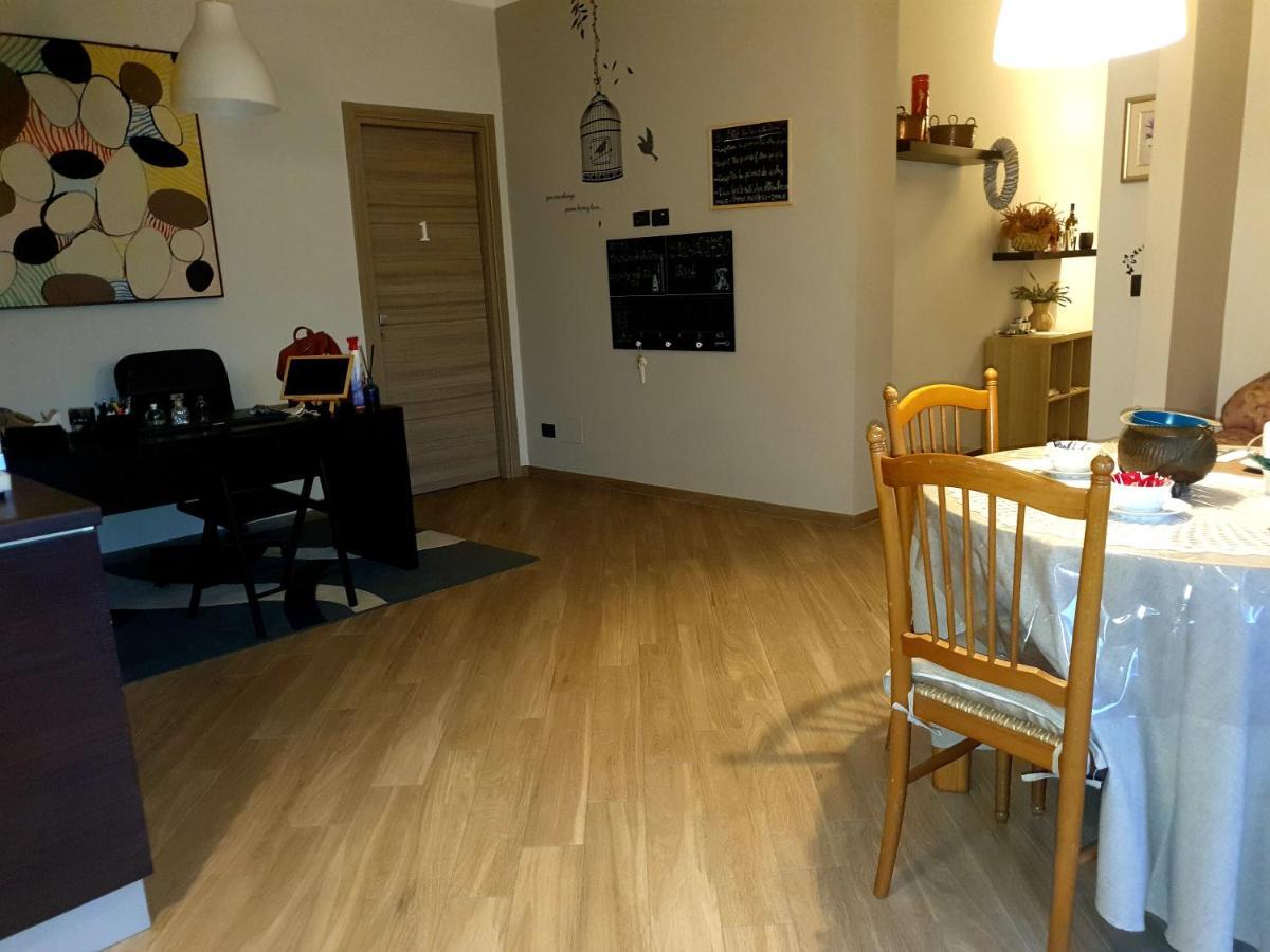 b&b Tre Passi Dalla Torre Montesarchio Esterno foto