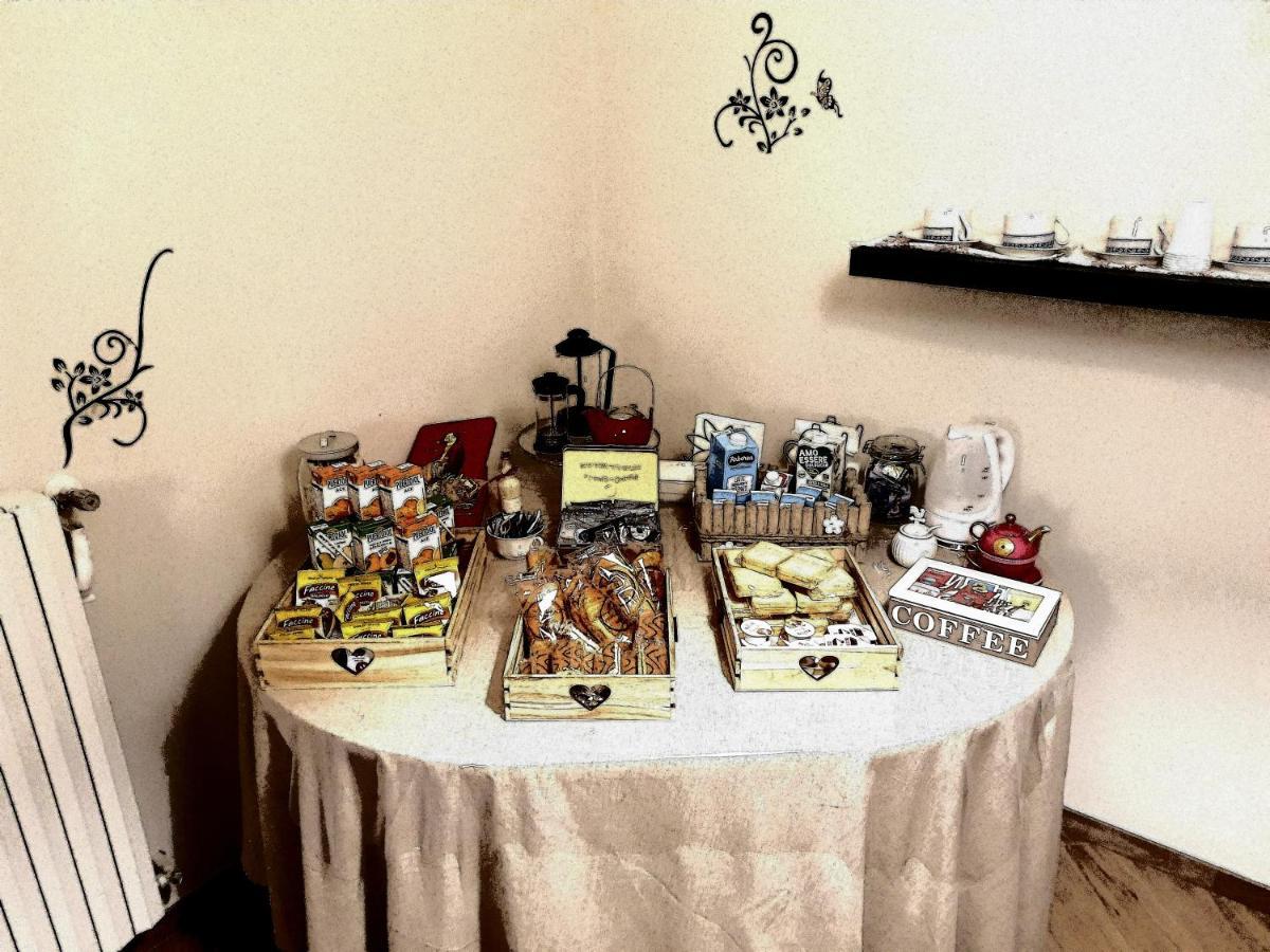 b&b Tre Passi Dalla Torre Montesarchio Esterno foto