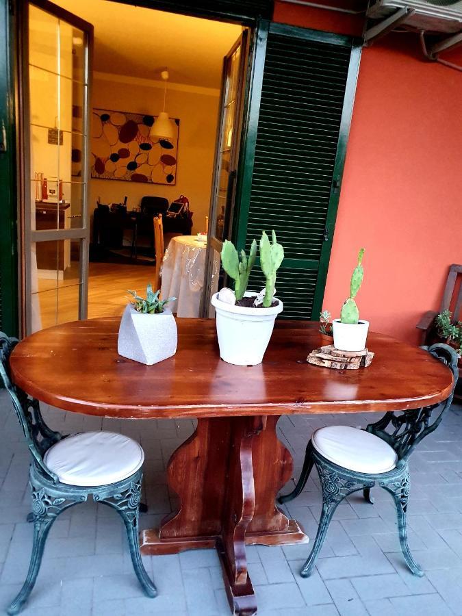 b&b Tre Passi Dalla Torre Montesarchio Esterno foto