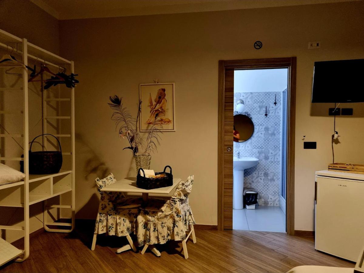 b&b Tre Passi Dalla Torre Montesarchio Esterno foto