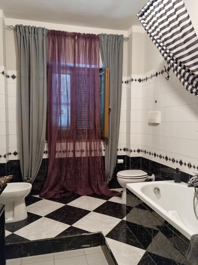 b&b Tre Passi Dalla Torre Montesarchio Esterno foto