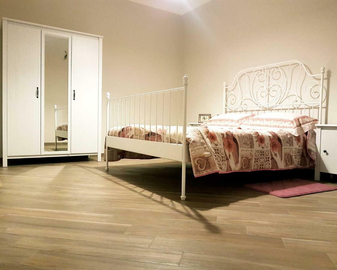 b&b Tre Passi Dalla Torre Montesarchio Esterno foto