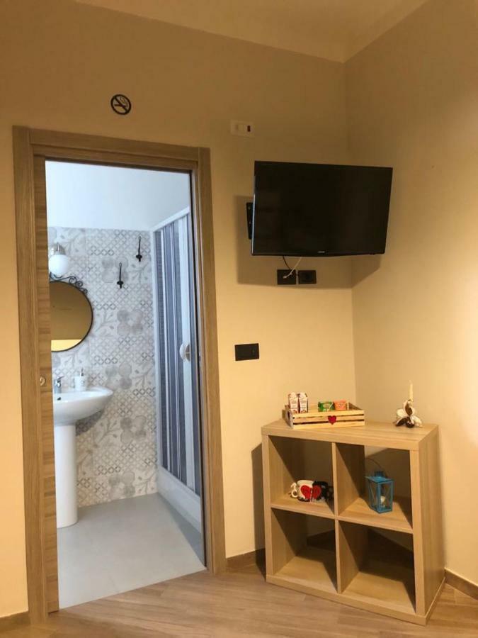 b&b Tre Passi Dalla Torre Montesarchio Esterno foto