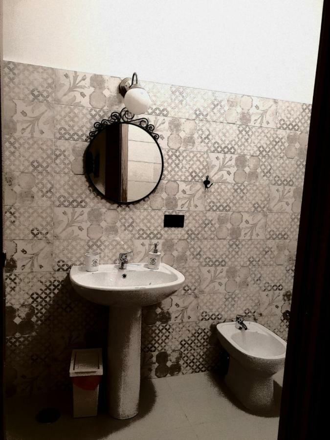 b&b Tre Passi Dalla Torre Montesarchio Esterno foto
