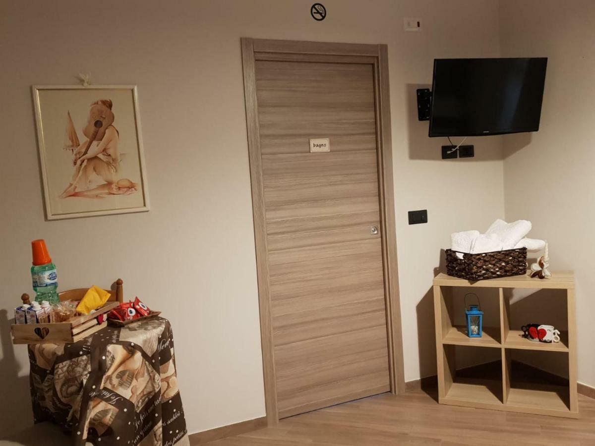 b&b Tre Passi Dalla Torre Montesarchio Esterno foto