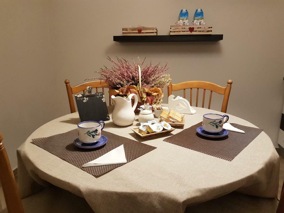 b&b Tre Passi Dalla Torre Montesarchio Esterno foto